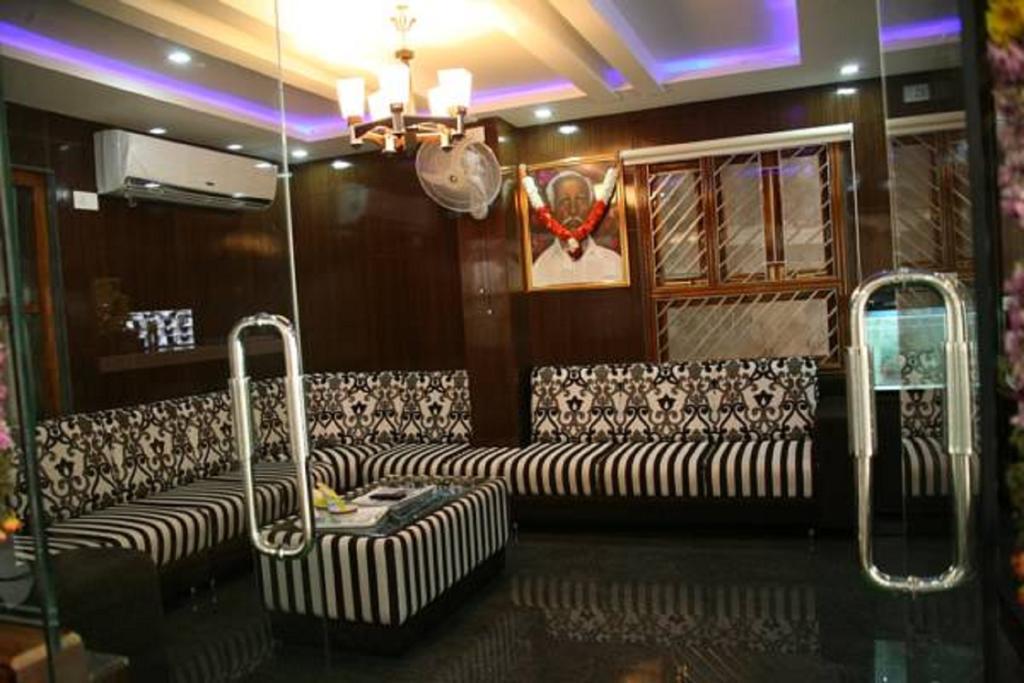 Kvp Inn Tirupati Exterior foto