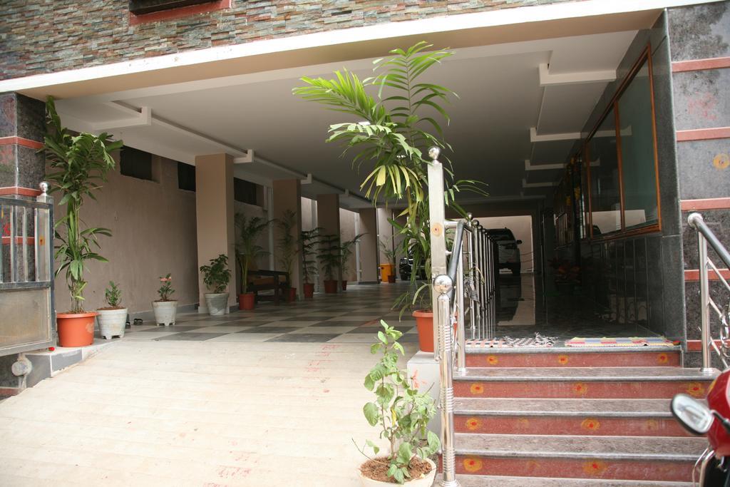 Kvp Inn Tirupati Exterior foto