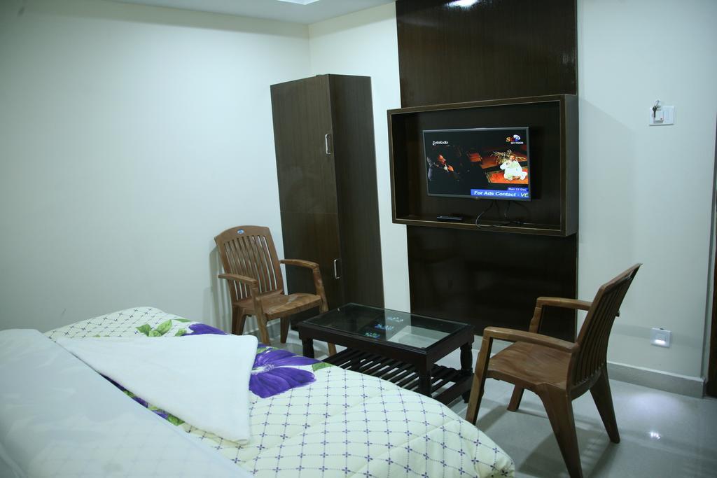 Kvp Inn Tirupati Exterior foto